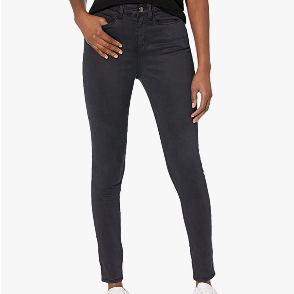 🛍️ Daily Ritual Women's Standard Stretch Sateen High-Rise Skinny-fit Pant